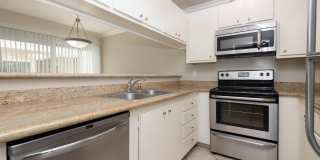 8211 Redlands Gallery 5