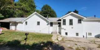 513 Center Street Gallery 1