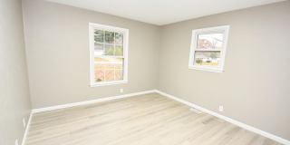 Inground swimming pool, Generac Generator, 3 bedroom 1.5 bath home in South Bend IN Gallery 14