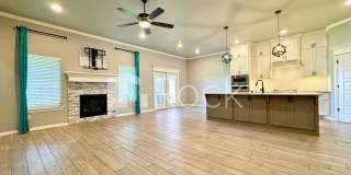 Spacious Craftsman Home on cul-de-sac - Electric Included! Gallery 7