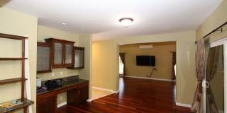 Large 4 bedroom, 3 bath, 4+ parking, gated single family house in Kalihi Gallery 7