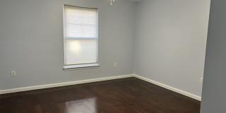 Mill Creek 4bd/2bth w/ Two Car Parking and Yard Gallery 10