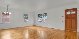917 N Institute Street Gallery 20