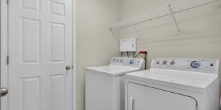 Large 4 bedroom home in Oakleaf Gallery 37
