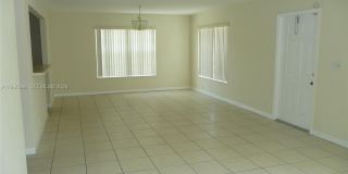 841 NW 10th Street Gallery 5