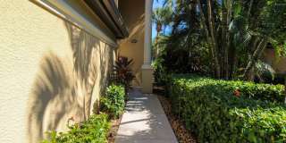 ** THE VINEYARDS SEASONAL ** 2 BED PLUS A DEN\2 BATH 2ND FLOOR COACH HOME READY FOR YOU ** VACATION READY HOME ** Gallery 11