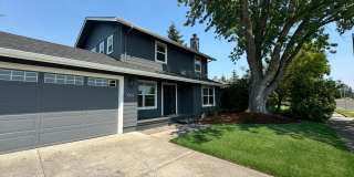 Beautiful 3bdrm/2.5bath Home- Near Cal Young Road Gallery 1