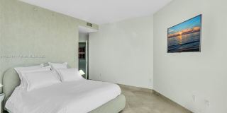 16500 Collins Ave Gallery 67