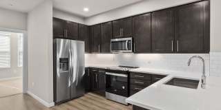 3bd/2.5ba Lynnwood Townhome Gallery 7