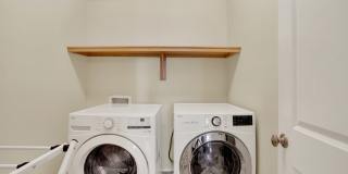 407 East Hull Street Gallery 39