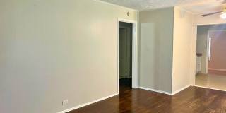 Charming 3 Bedroom Home with Detached Garage in South San Antonio Gallery 5