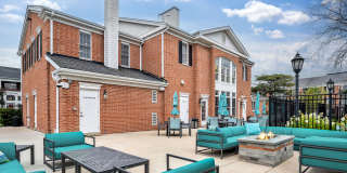 Versailles on the Lakes Oakbrook Gallery 4