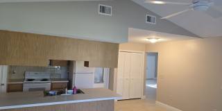 Beautuful 2 bedroom, 2 bath, 2 car garage rental home in Weeki Wachee! Gallery 12
