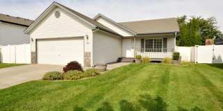 Sunshine Meadows 4 bed 2 bath with fenced yard Gallery 1