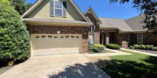 3BR 2.5BA + Bonus Executive Townhome Near MTSU, FREE Lawn Care! Gallery 3