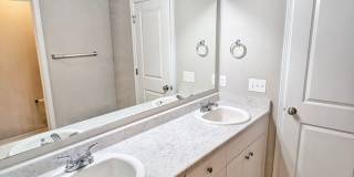Three Bedroom Townhome Gallery 28