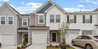 Beautiful 3-Bedroom Home in Desirable Clayton Community | Modern Finishes & Great Location Gallery 1
