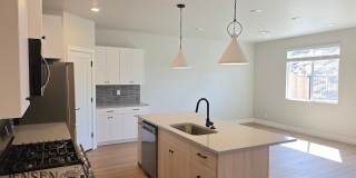 Brand New Modern Three Bedroom Gallery 5