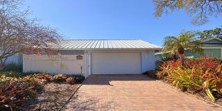 3 Bed 2 Bath Home with Large Fenced Backyard  Screened Lanai — Available Now Gallery 1