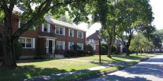11 Captain Parker Arms Gallery 1