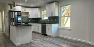 AVAILABLE: Updated 4 BR / 2 BA in Prime South Austin Location Gallery 10