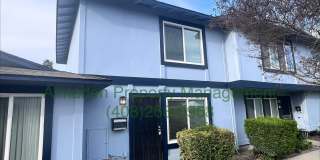 Town Home in Great Central Location near the Foothills! Gallery 1