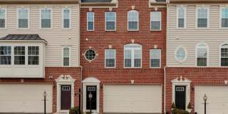 Beautiful 3BR Townhome Available Gallery 1