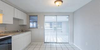 Charming 2BR House in Port Richey Gallery 7