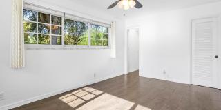 2100 NE 4th Avenue Gallery 18