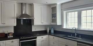3 Bedroom Plus Home with Roof Top Deck Gallery 44