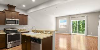 Lovely 3 bedroom/2.5 Bath Townhouse Gallery 3