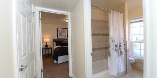 Colonial Court Apartments Gallery 14