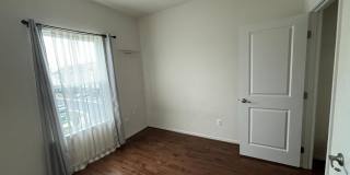 41717 MCMONAGLE SQ Gallery 15