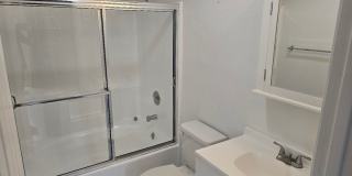 2-bed, 2-bath Condo in San Diego's Linda Vista/Fashion Valley Area. Gallery 18