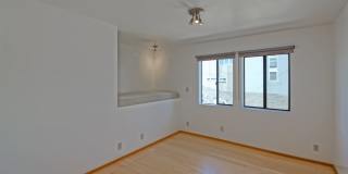 MODERN & BRIGHT. TOP-FLOOR, 4BR3BA HOUSE-LIKE APARTMENT W/ OPEN FLOOR PLAN, 3 DECKS FOR INDOOR/OUTDOOR LIVING & 2-CAR GARAGE JUST BLOCKS TO ABBOT KINNEY, PARK & MINS TO CANALS & BEACH! Gallery 23