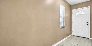 Beautiful 3 Bedroom Home Gallery 7