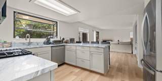 Spacious lot with no back house! Gallery 4