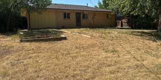 Spacious 3 Bedroom House with Attached Garage and Large Yard! Gallery 29