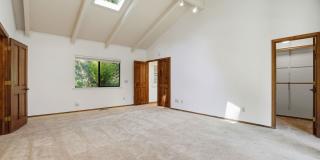 Spectacular 2 story home w/pool in Round Hill Country Club Gallery 20