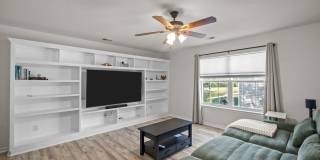 Relax by the Water – 4BR Home with Pond Views in Creekside Gallery 17