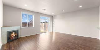 Gorgeous Townhome in Ridgefield! Gallery 9