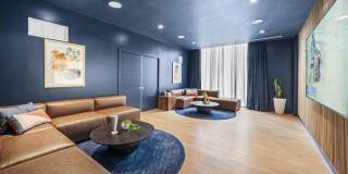 Centro City Gallery 8