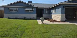 Four bedroom w/ pool Gallery 1