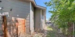 Newly Renovated 2-Bedroom Duplex Near Downtown! Gallery 15