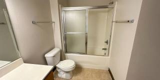 225 Hyland Gallery 43