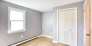 Lovely 3 Bedroom 1 Bathroom - 1st Floor with/ Washer and Dryer Gallery 120