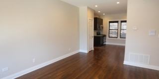 527 W Barry Gallery 10