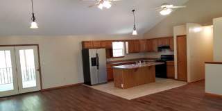 4 bd, 3 ba house, NW Columbia, quick access to Stadium/I-70, screened porch Gallery 6