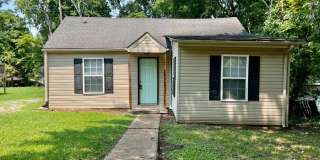 AVAILABLE AUGUST 14! 3 Bedroom Home Near Madison Street AVAILABLE AUGUST 14! 3 Bedroom Home Near Madison Street Gallery 1