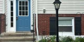 32 Louise Lane Gallery 1
